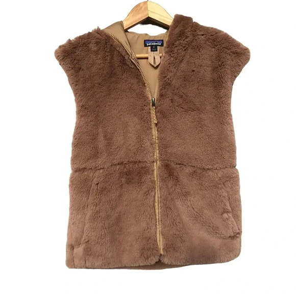 Patagonia Lunar Frost Hooded Vest Super Soft Faux Fur like a Teddybear Size XS - Picture 1 of 3